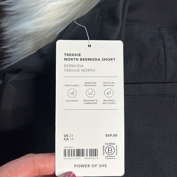 Athleta Black Plus Size Trekkie North Bermuda Shorts - Picture 5 of 7